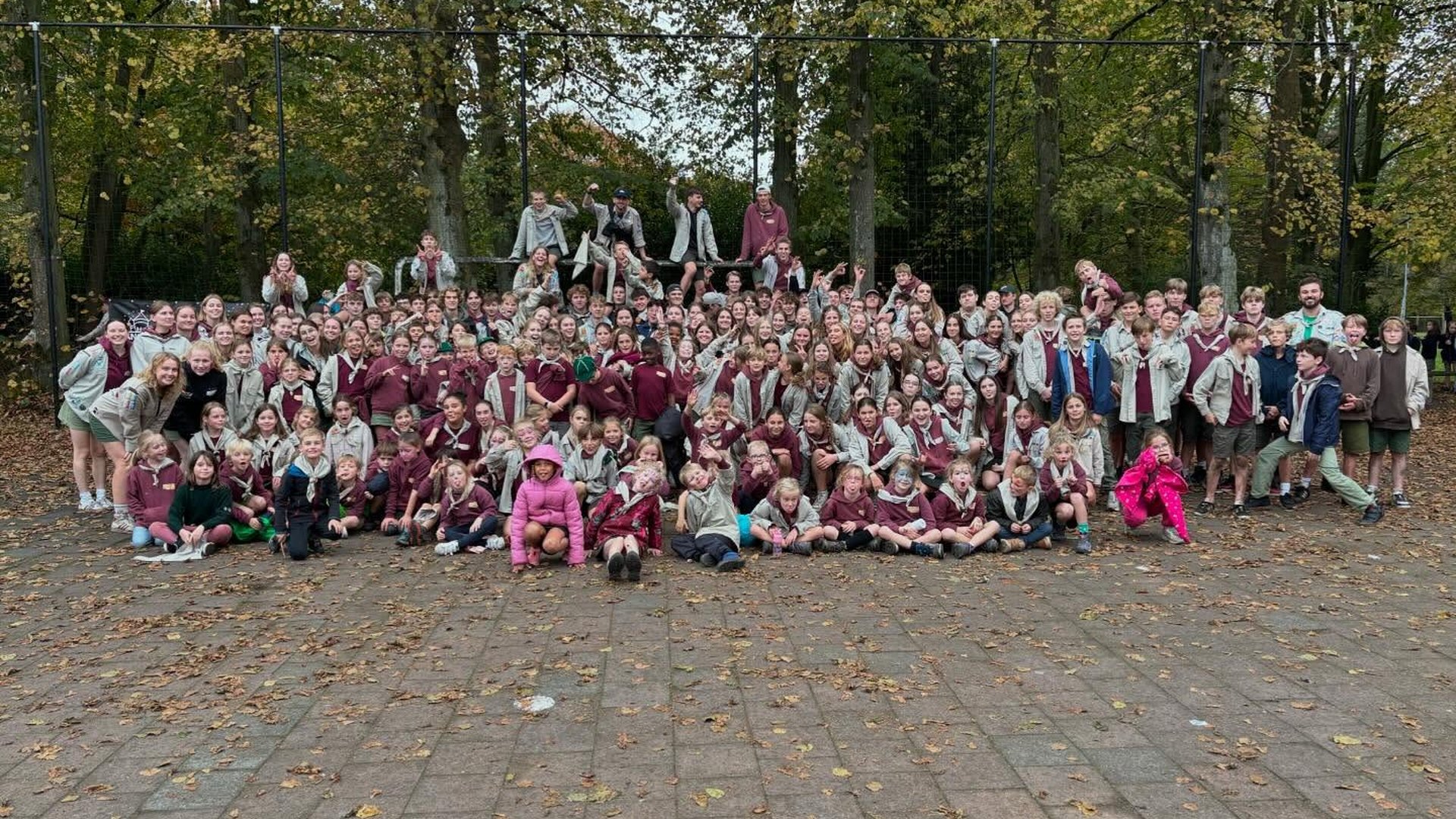 Scouts en Gidsen Beerse groepsfoto